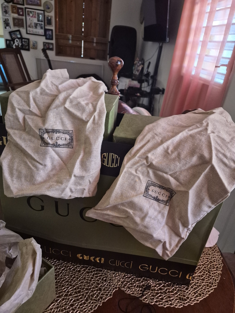 Gucci Beige Dust Bags with Green Box